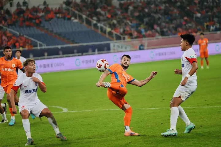 鲁媒:泰山队明日重新集结,未来三场联赛直接影响排名及争冠