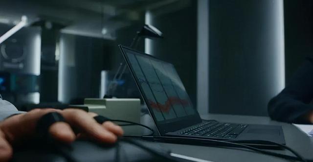 壹号娱乐官网-1999年那笔血债，十年后终于有人去收了？美国特工横死街头，FBI连夜封锁现场