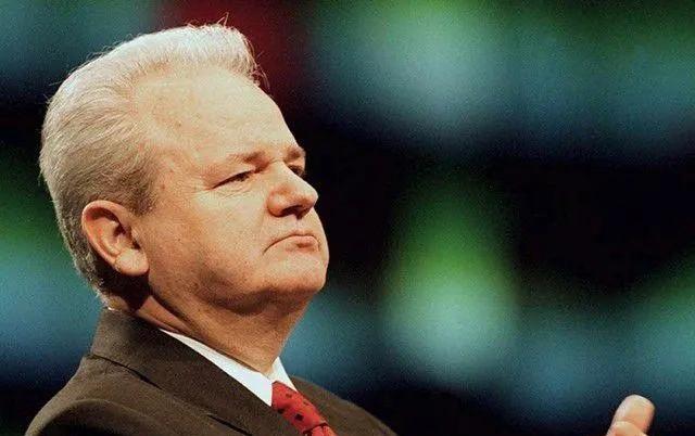 壹号娱乐官网-1999年那笔血债，十年后终于有人去收了？美国特工横死街头，FBI连夜封锁现场