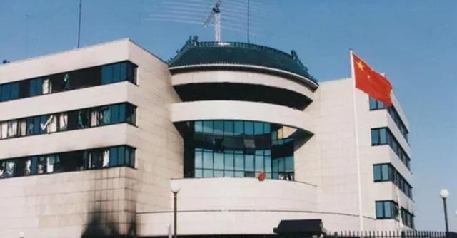 壹号娱乐官网-1999年那笔血债，十年后终于有人去收了？美国特工横死街头，FBI连夜封锁现场