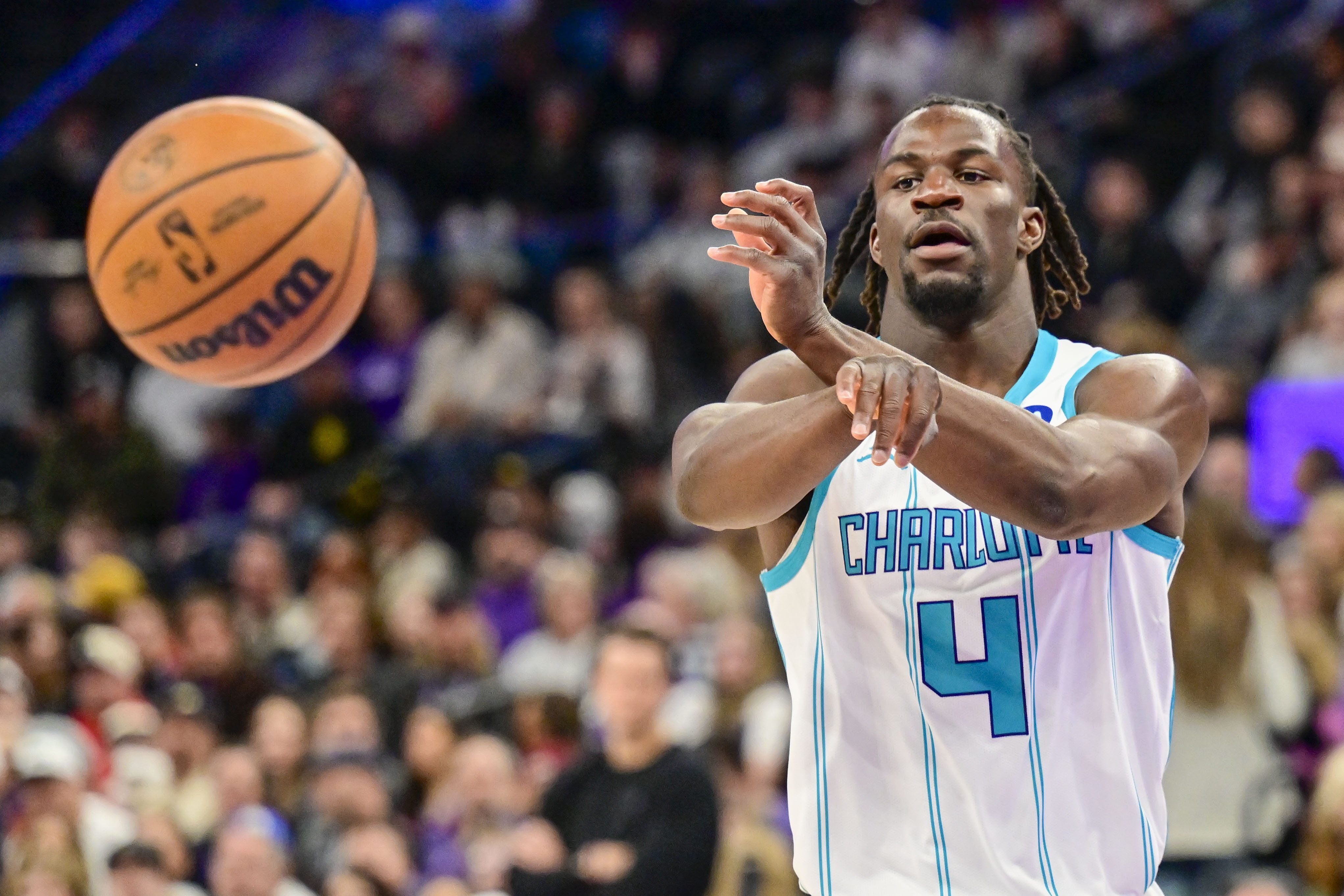 但凡投中几个呢！格威6投全铁&amp;赛恩·詹姆斯2中0 二人一分未得