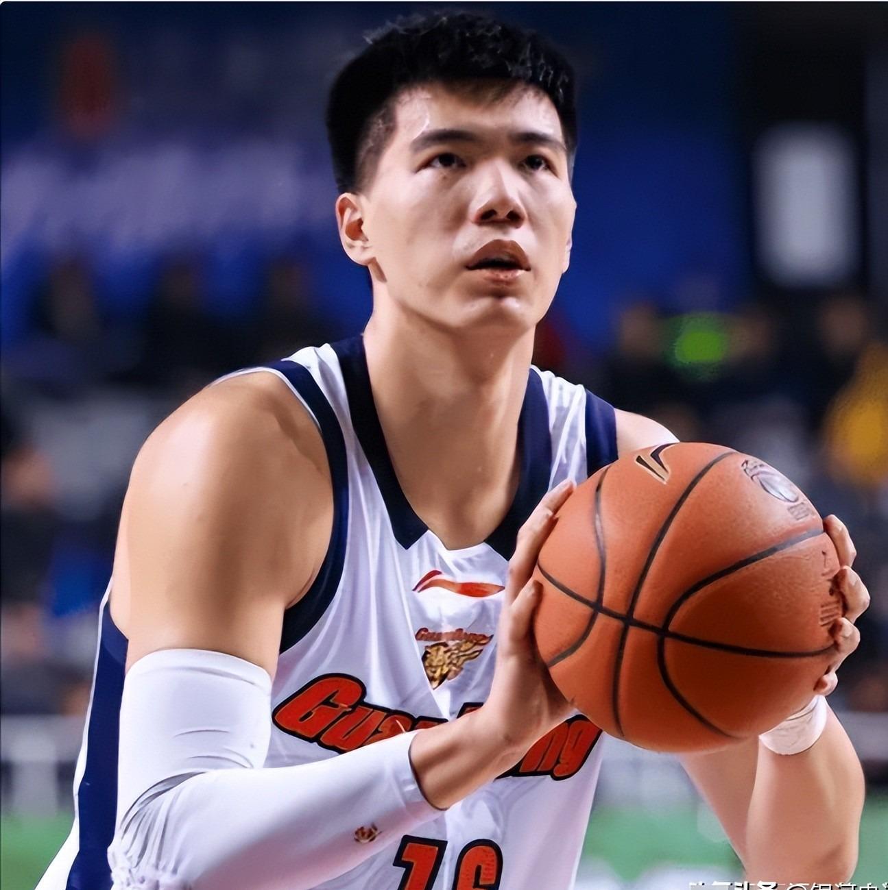 壹号娱乐APP-中国男篮逆转夜最差劲之人：失误被换下 仅出场30秒