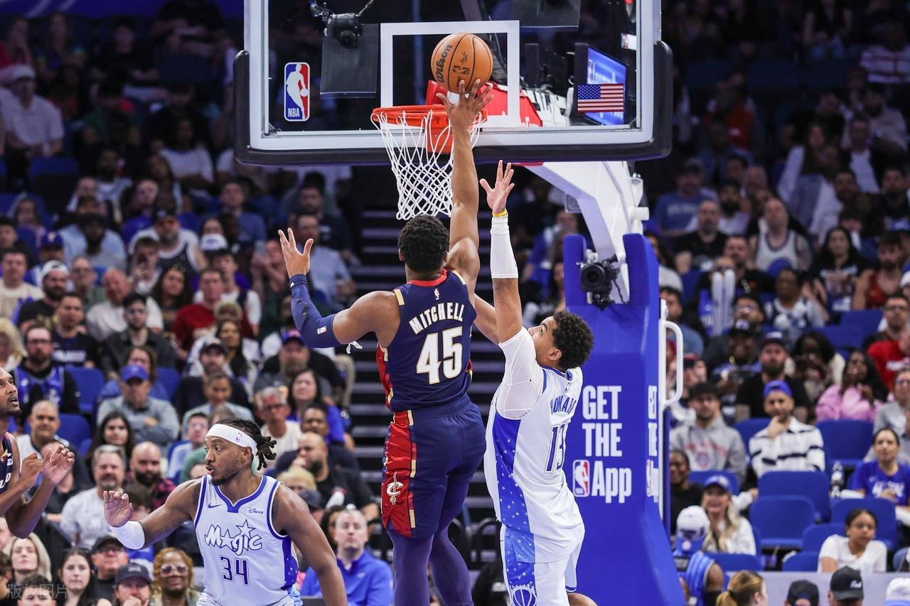 一号娱乐-打爆魔术！哈登空砍30+6+8！贝恩35+6+6完胜米切尔，班凯罗25+8+7