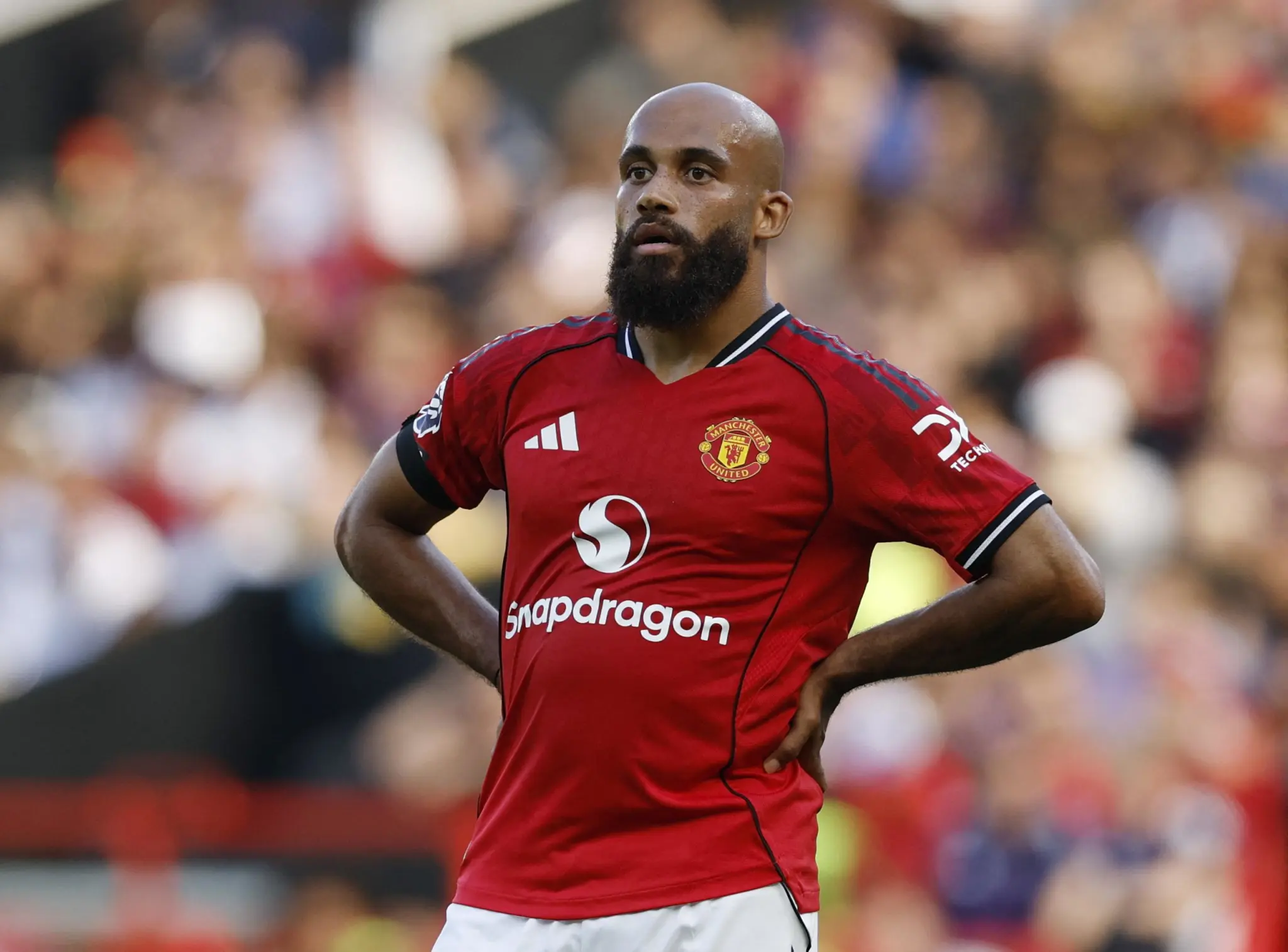 姆伯莫vs维拉全场数据：射门2射正1，关键传球1，抢断2拦截1