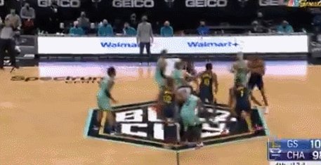 一号娱乐-比赛乏味？格林来再破下限！科尔血压拉满爆射皮球